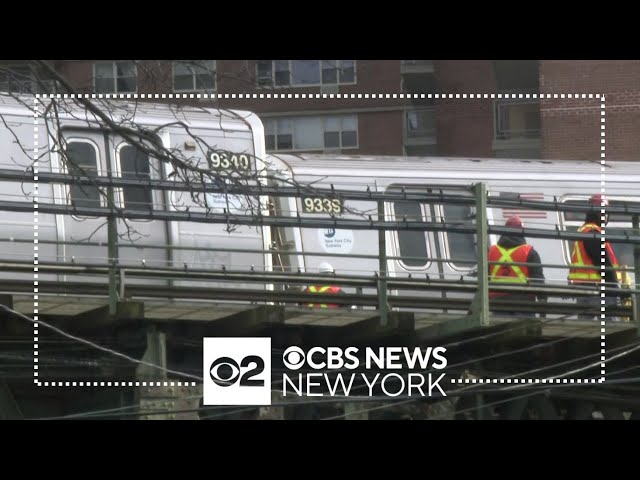 Live: Subway derails in Brooklyn; MTA, FDNY officials give update