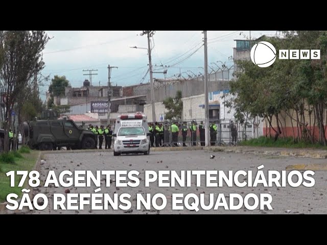 Líderes de facções mantêm 178 agentes penitenciários reféns em prisões