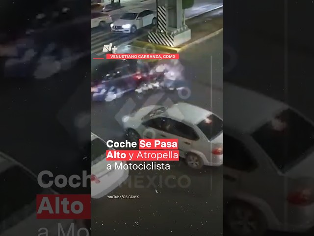 Coche se pasa alto y atropella a motociclista en la Venustiano Carranza - N+ #Shorts