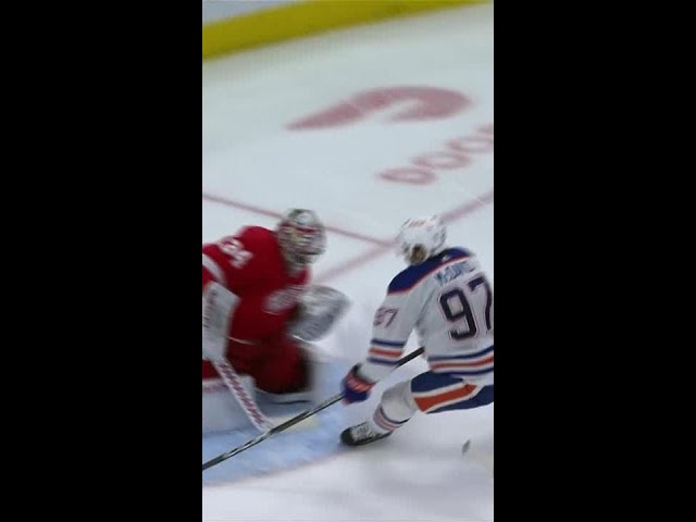 Connor McDavid Dances Through The Defence 