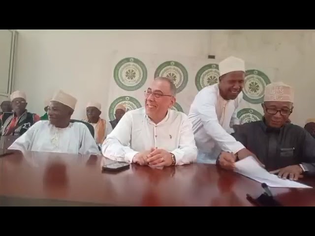 ⁣Signature d'une convention de financement de la réhabilitation de la route de Ndroude et de Mno