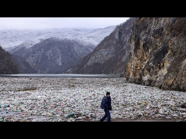 Bosnia | Un río de basura flotante destroza el medio ambiente de Visegrado y aleja a los turistas