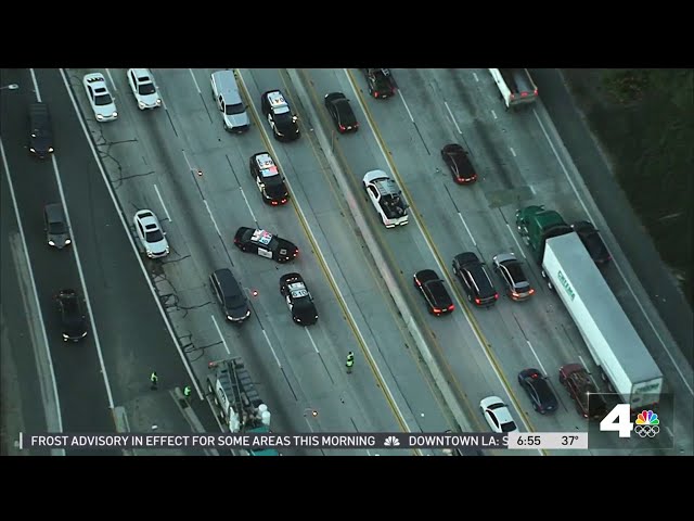 Police investigation closes part of 405 Freeway