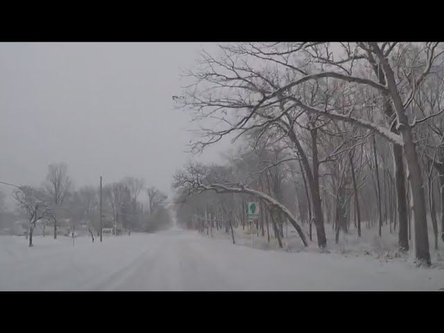 Power outages impact nearly 100K in Chicago area amid dangerous winter storm