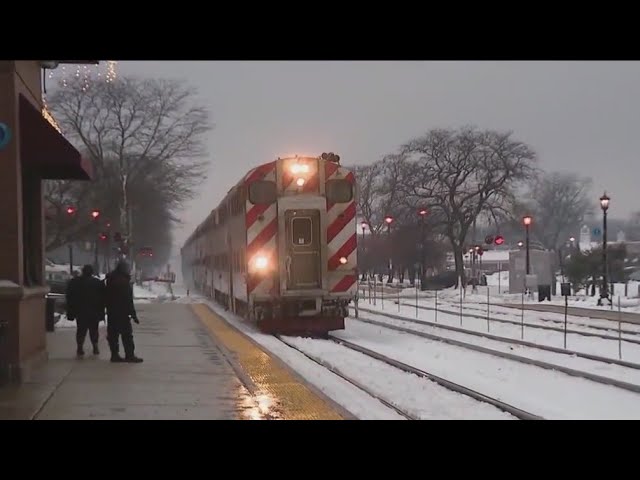 Metra reporting delays due to winter storm