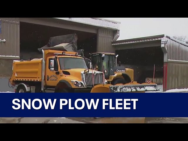 Plows and salt trucks gear up in Gurnee as snow continues to fall