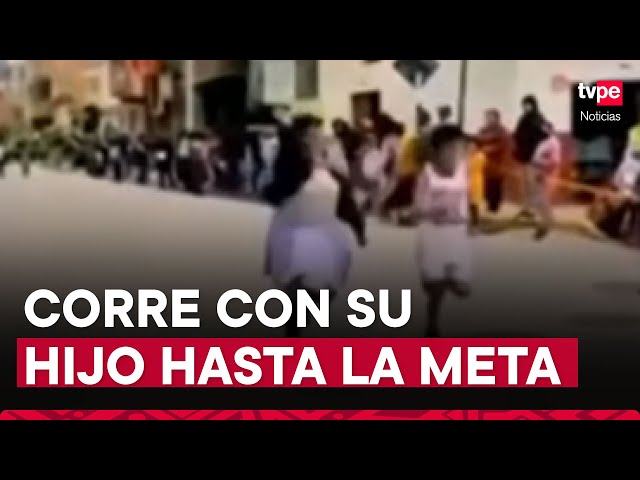 ¡Emotivo! Madre corre junto a su hijo en maratón de Huancavelica