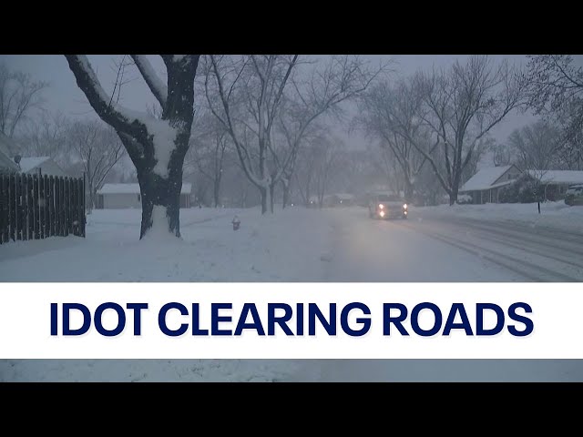 Chicago winter storm: IDOT crews work to keep roads clear, urge caution