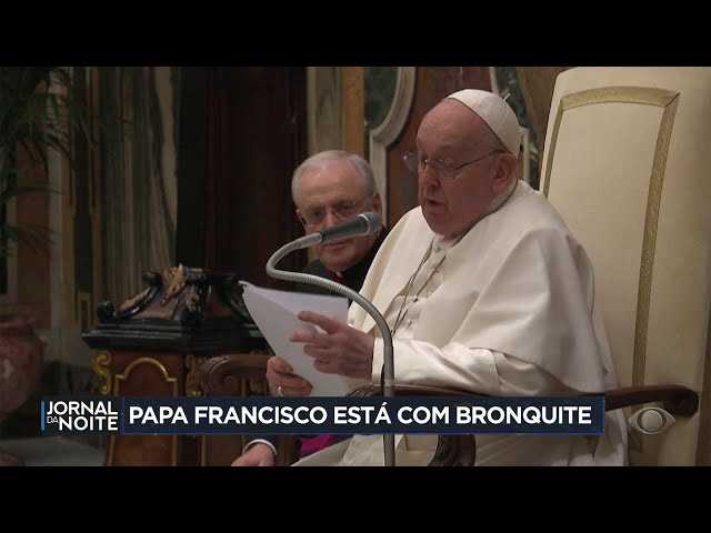 Papa Francisco está com bronquite