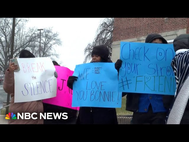 Students call for removal of Lincoln University president after administrator death