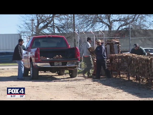 North Texans stock up before arctic blast