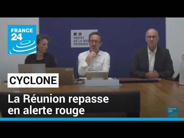 La Réunion repasse en alerte rouge pour permettre aux secours d'intervenir • FRANCE 24