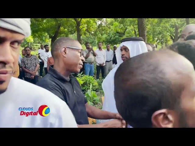 Rais Mstaafu Jakaya Kikwete, Diamond Platnumz walivyomfariji Gerald Hando baada ya mazishi ya Mkewe