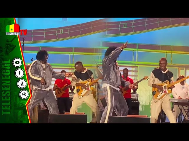 Ambiance de fou entre Wally seck et son guitariste Cheikh Niang avec.....