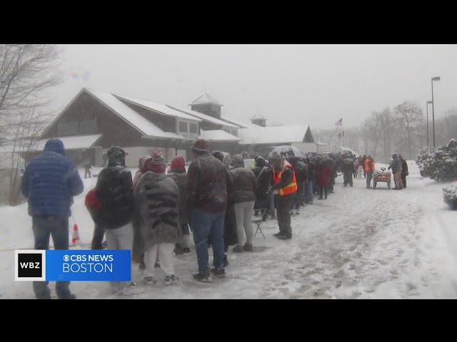 Trump supporters brave snow, cold for rally in Atkinson, NH