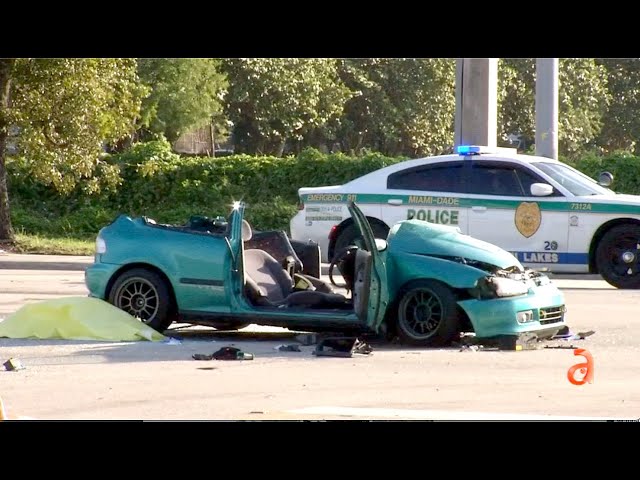 Un Honda VTEC de carrera queda destrozado tras accidente en Miami Lakes