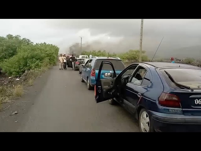 La route Moroni - aéroport de Hahaya complètement bloquée