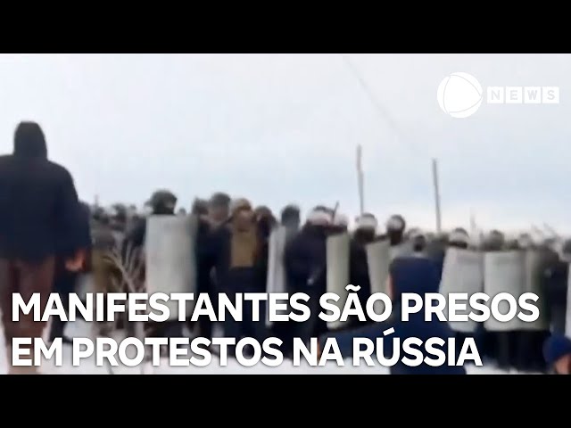 Manifestantes são presos durante protesto na Rússia