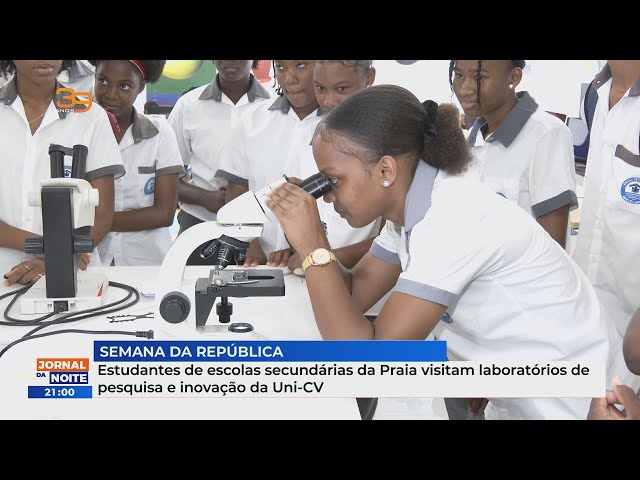 Estudantes de escolas secundárias da Praia visitam laboratórios de pesquisa e inovação da Uni-CV