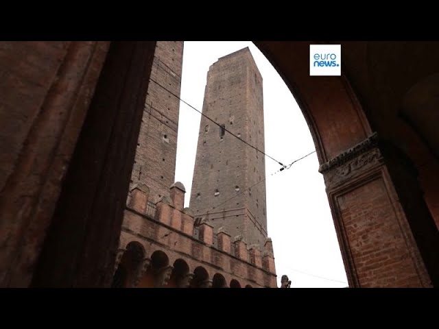 ⁣Schiefer als Pisa: In Bologna droht der Garisenda-Turm einzustürzen