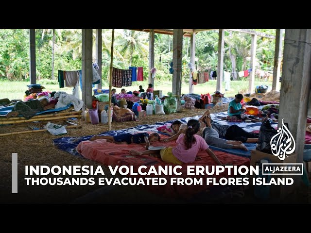 Indonesia volcanic eruption: Thousands evacuated from island of Flores