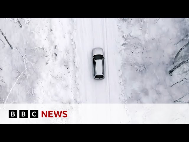 Why electric vehicles struggle in extreme cold | BBC News