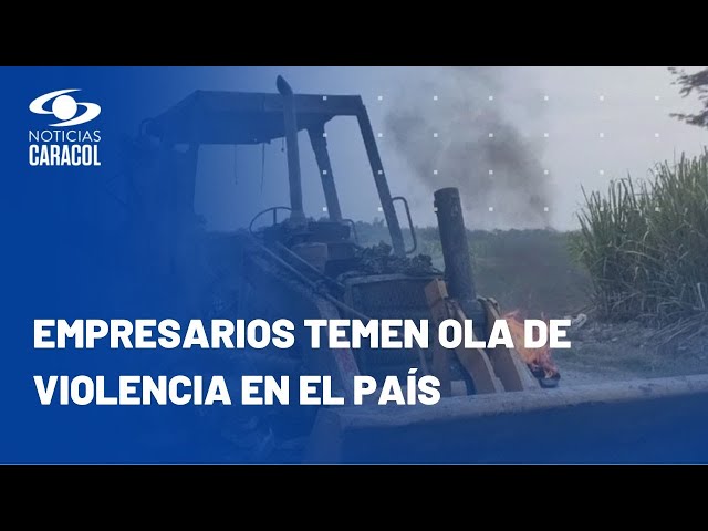 Criminales incendiaron una retroexcavadora y amenazaron a trabajadores en Padilla, Cauca