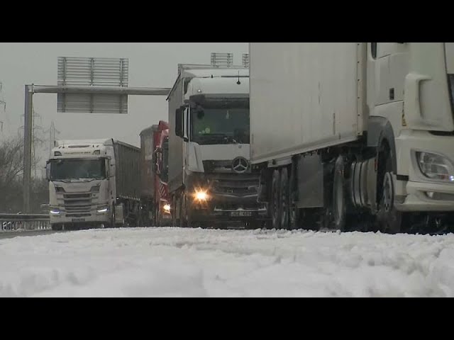 Norwegische Beachvolleyball-Stars trainieren im Tiefschnee