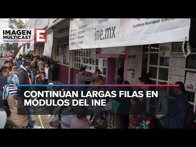 Abarrotan módulos del INE en CDMX para sacar credencial