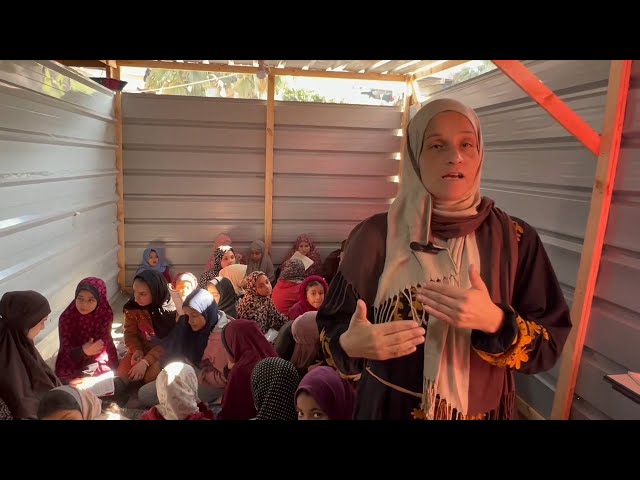 Palestinian teacher volunteers to offer free education to displaced children in Gaza