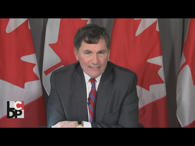 Les Coulisses du pouvoir | Dominic Leblanc au sujet de l'accueil des demandeurs d'asile au