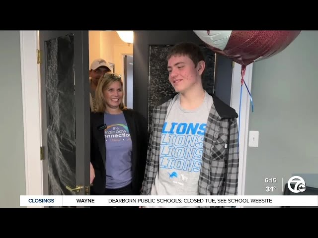 Teen surprised with Super Bowl tickets