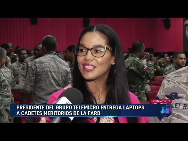 Presidente del Grupo Telemicro entrega laptop a cadetes meritorios de la FAERD