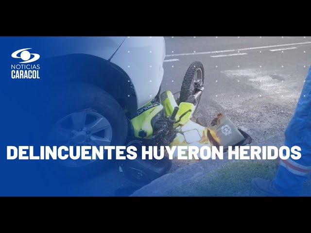 Falsos policías intentaron hurtar a un comerciante en Bogotá y este los embistió con su camioneta