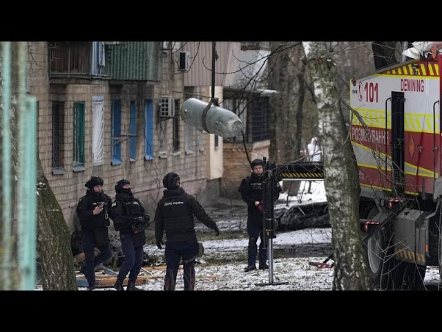 Seis muertos y decenas de heridos tras nuevos bombardeos rusos en Kiev y Járkov