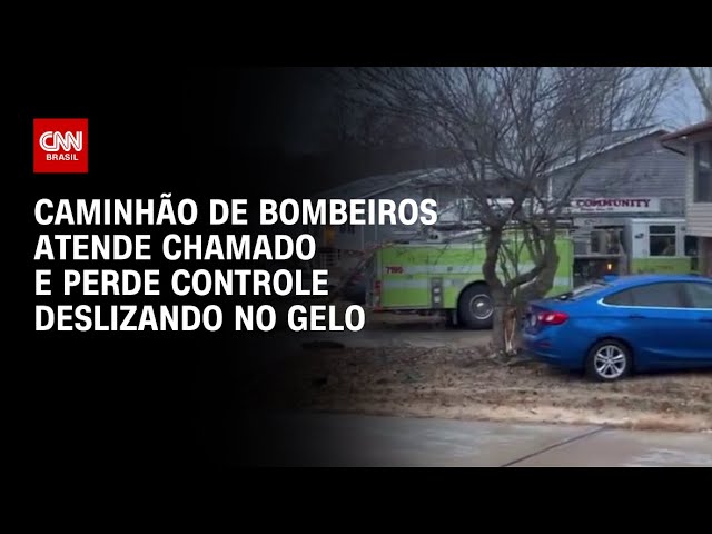 Caminhão de bombeiros atende chamado e perde controle ao deslizar no gelo