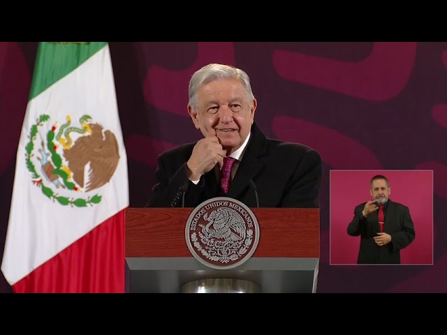 ⁣López Obrador acusa al Poder Judicial de hacerlo "quedar mal" en el caso Ayotzinapa | La M