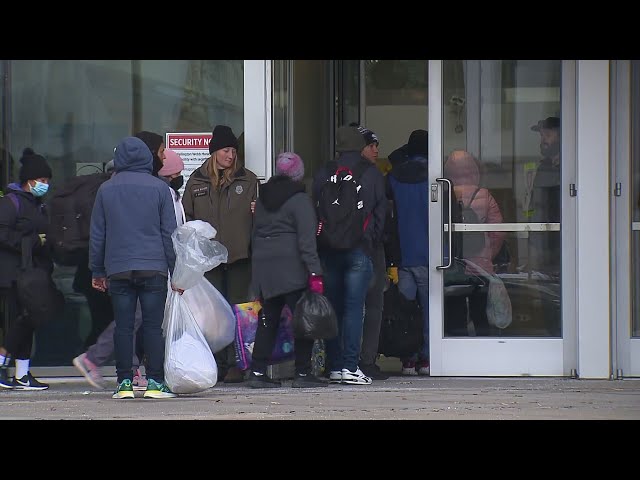 Lakewood City Council votes to help Denver with influx of migrants