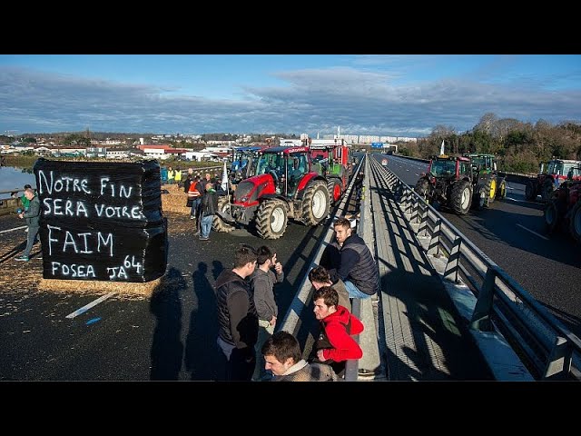 French farmers’ protest continue one day after death of a woman and her daugher