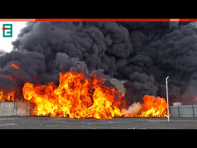 ⁣ ПОТУЖНІ ВИБУХИ НА РОСІЇ ❗️ У Туапсе спалахнула потужна пожежа на нафтопереробному заводі ⚡️ НОВИНИ