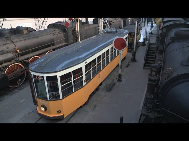 Tram Carrelli, ancora in attività esposto a Milano