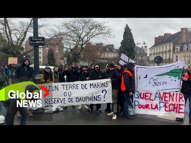 "Europe kills French agriculture": Angry farmers block roads as nationwide protests contin