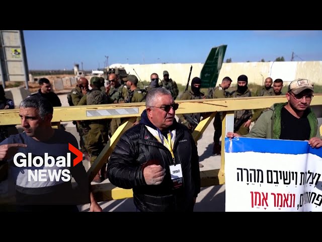 Israelis try to prevent aid entering Gaza in protest for hostages