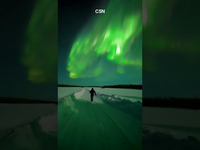 Así se ve una AURORA BOREAL en ISLANDIA