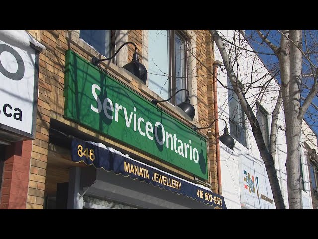 Minister dodges key questions on ServiceOntario