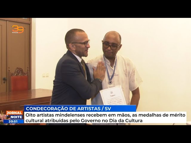 Oito artistas mindelenses recebem em mãos, as medalhas de mérito cultural atribuídas pelo Governo