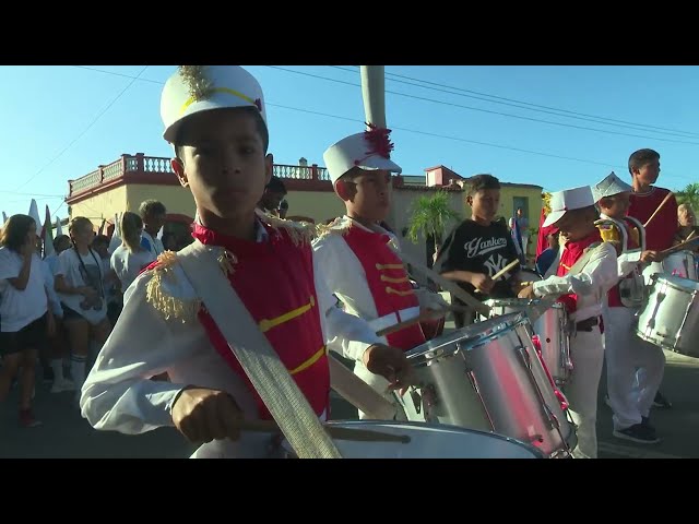 Niños tuneros protagonizan desfile martiano en #LasTunas