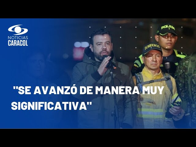 Alcalde Galán anunció que incendio en cerro El Cable está liquidado en un 95%