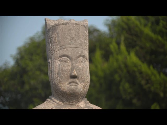 Stone sculptures "guard" imperial mausoleums of Northern Song Dynasty