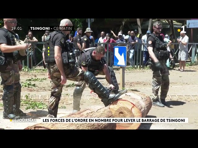 Les forces de l'ordre en nombre pour le barrage de Tsingoni